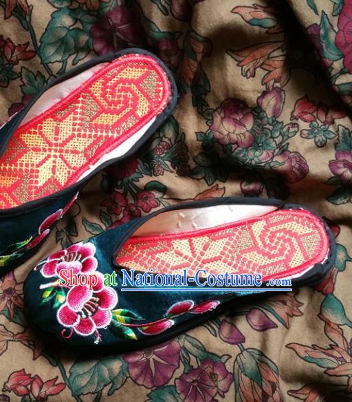 Traditional Chinese National Embroidered Shoes Handmade Green Satin Slippers, China Hanfu Embroidery Flowers Wedding Shoes for Women