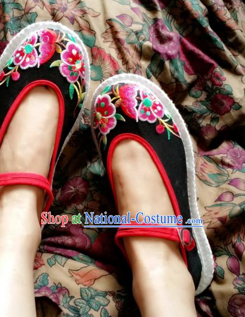 Traditional Chinese National Embroidered Shoes Handmade Black Cloth Shoes, China Hanfu Embroidery Flowers Shoes for Women