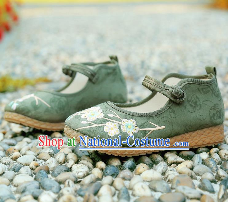 Traditional Chinese National Embroidered Shoes Green Linen Shoes, China Handmade Hanfu Embroidery Wintersweet Shoes for Kids