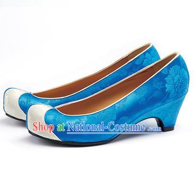 Traditional Korean National Wedding Blue Embroidered Shoes, Asian Korean Hanbok Bride Embroidery Satin High-heeled Shoes for Women