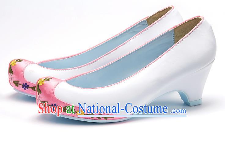 Traditional Korean National Wedding Pink Head Embroidered Shoes, Asian Korean Hanbok Bride Embroidery Satin High-heeled Shoes for Women