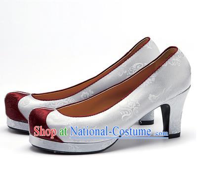 Traditional Korean National Wedding Embroidered Shoes, Asian Korean Hanbok Embroidery Grey Satin Bride High-heeled Shoes for Women