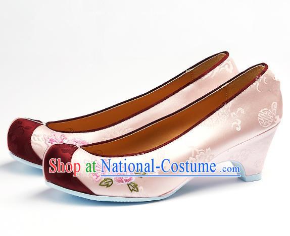 Traditional Korean National Embroidered Shoes, Asian Korean Hanbok Light Pink Wedding Shoes for Women