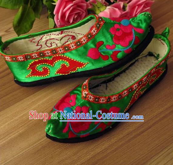 Traditional Chinese Ancient Princess Shoes Green Cloth Embroidered Shoes, China Handmade Embroidery Flowers Hanfu Shoes for Women