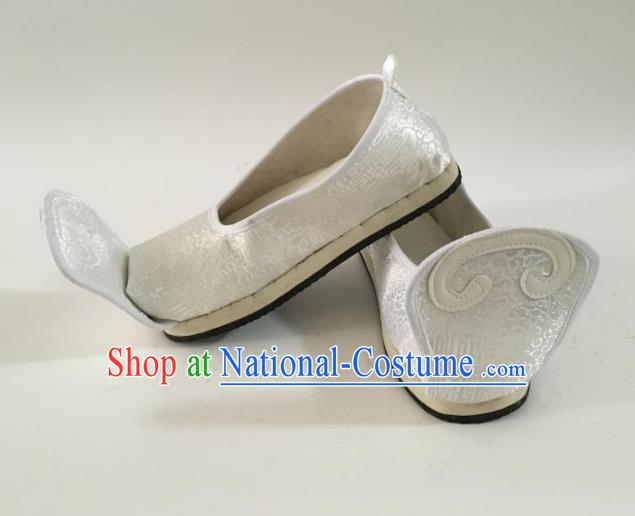 Traditional Chinese Ancient Han Dynasty Princess Embroidered White Blood Stained Shoes, China Handmade Hanfu Embroidery Shoes for Women