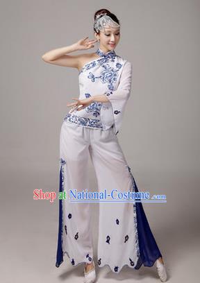 Traditional Chinese Yangge Fan Dancing Costume, Folk Dance Yangko Blue and White Porcelain Uniforms, Classic Dance Dress Drum Dance White Clothing for Women