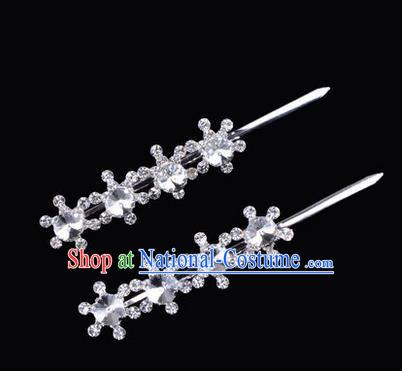 Chinese Ancient Peking Opera Hair Accessories Young Lady Diva Head Ornaments, Traditional Chinese Beijing Opera Hua Tan White Crystal Four Beads Hairpins