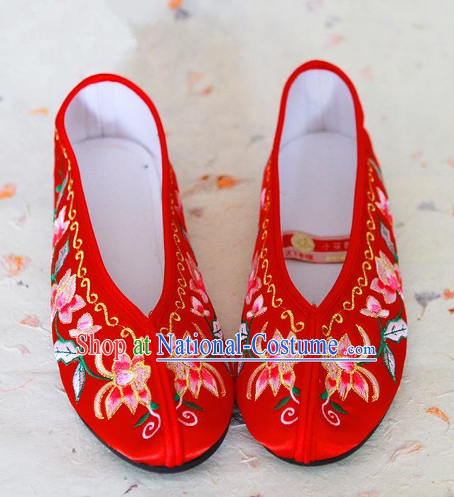 Traditional Chinese Wedding Shoes Xiuhe Red Shoes, Ancient Chinese Bride Embroidered Lotus Cloth Shoes for Women