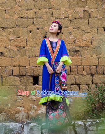 Traditional Chinese National Costume Coat, Elegant Hanfu China Miao Nationality Embroidered Blue Cardigan for Women