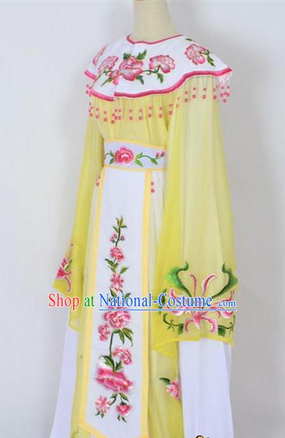 Traditional Chinese Professional Peking Opera Young Lady Princess Costume Yellow Embroidery Peony Dress, China Beijing Opera Diva Hua Tan Embroidered Cloud Shoulder Clothing