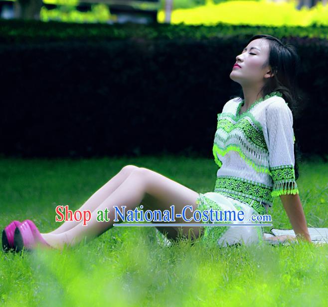 Traditional Chinese Miao Nationality Costume, Hmong Young Lady Folk Dance Ethnic Green Tassel Dress, Chinese Minority Nationality Embroidery Clothing for Women