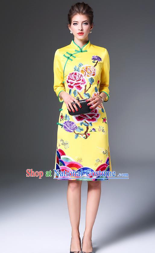 Top Grade Asian Chinese Costumes Classical Embroidery Peony Cheongsam, Traditional China National Embroidered Yellow Chirpaur Dress Qipao for Women