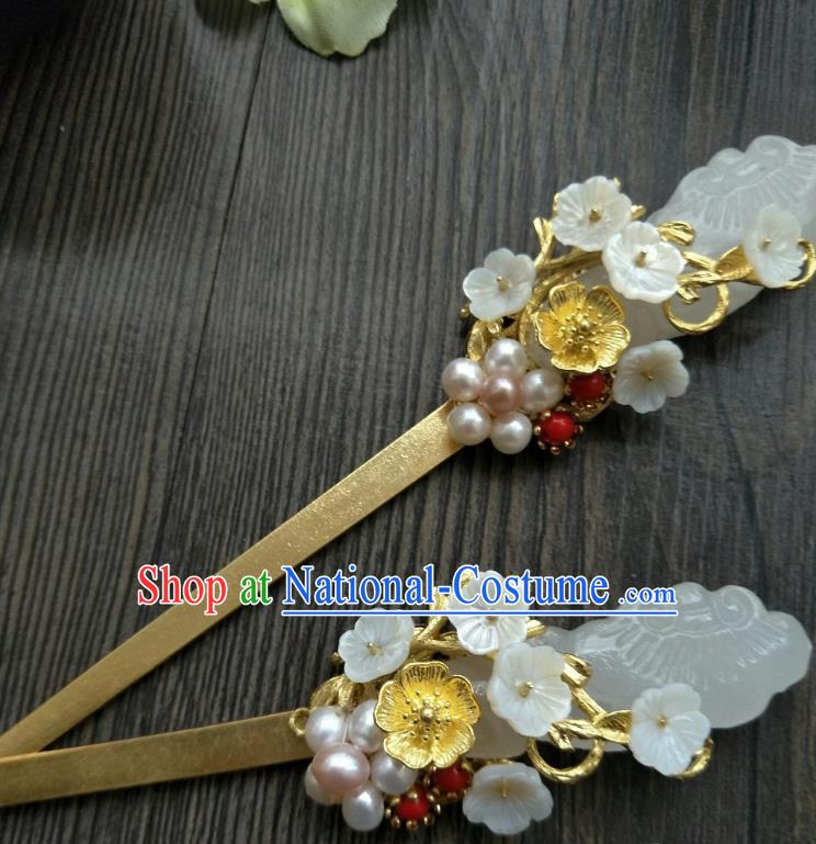 Traditional Handmade Chinese Hair Accessories White Flowers Jade Hairpins, China Ancient Tang Dynasty Palace Lady Hanfu Hair Stick for Women