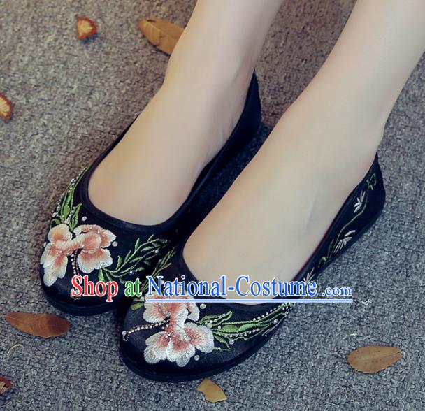 Traditional Chinese National Hanfu Black Satin Embroidered Shoes, China Princess Embroidery Shoes for Women