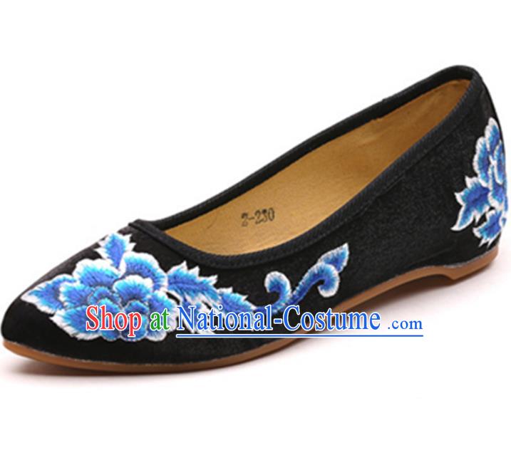 Traditional Chinese National Hanfu Embroidered Shoes, China Princess Embroidery Peony Black Shoes for Women