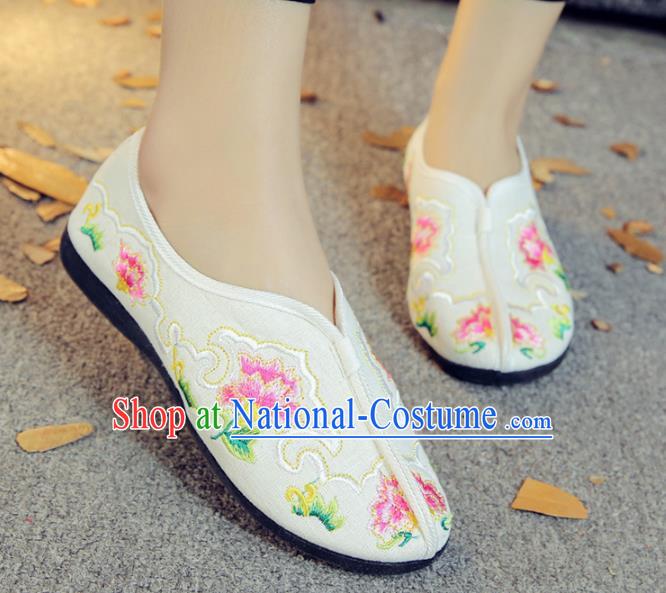 Traditional Chinese National Hanfu Embroidery Peony White Shoes, China Ancient Embroidered Shoes for Women