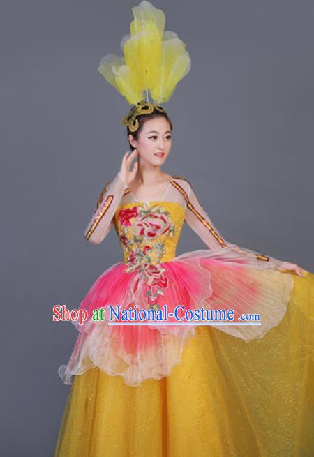 Traditional Chinese Fan Dance Folk Dance Costume Classical Yangko Dance Classical Dance Dress