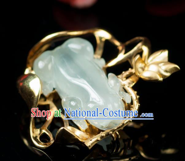 Chinese Traditional Jade Jewelry Accessories Ancient Hanfu Jadeite Frog Brooch for Women