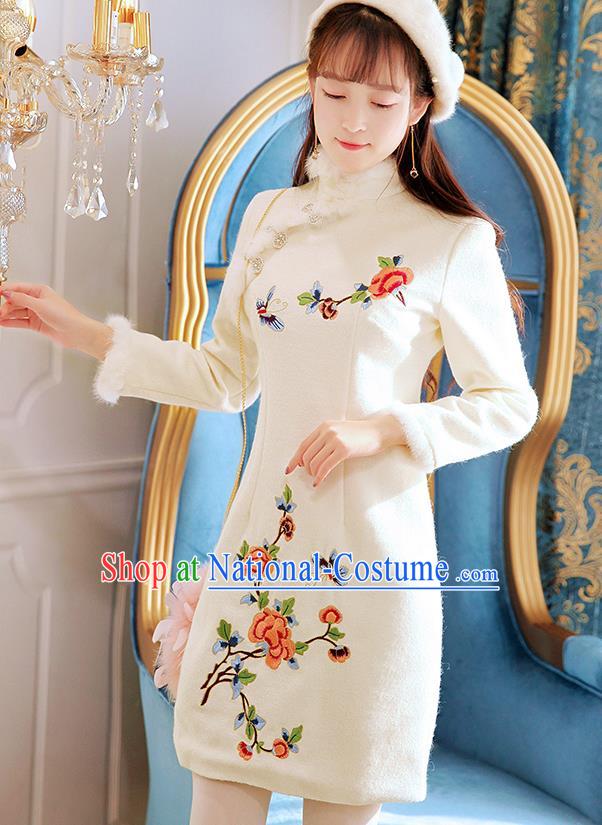 Traditional Chinese National Tangsuit Embroidered White Qipao Dress Cheongsam Clothing for Women