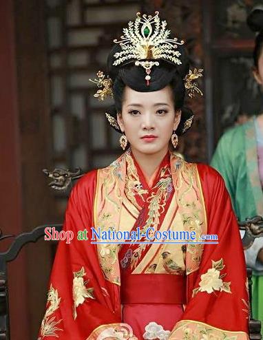 Chinese Ancient Ming Dynasty Yingzong Zhu Qizhen Empress Embroidered Replica Costume for Women