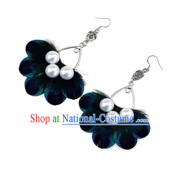 Top Halloween Ear Accessories Carnival Catwalks Pearls Feather Earrings for Women