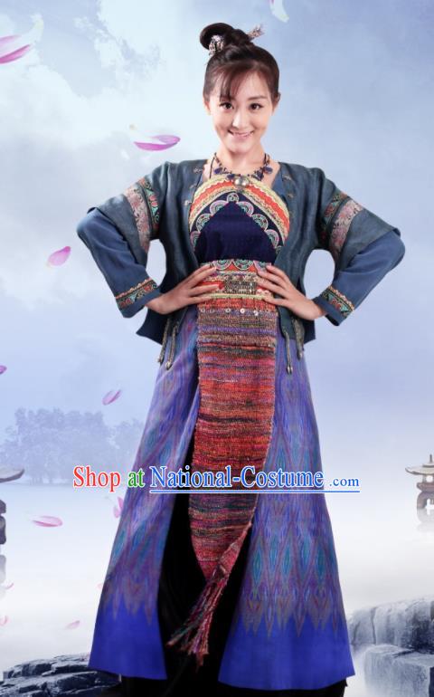 Chinese Traditional Ming Dynasty Swordswoman Replica Costumes Ancient Female Knight Hanfu Dress for Women