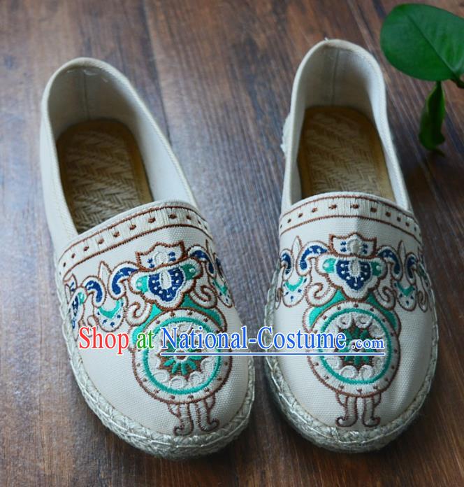 Chinese Traditional Hanfu Shoes Ancient Martial Arts Shoes Embroidered White Shoes for Women