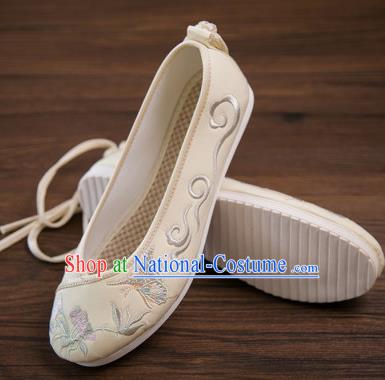 Traditional Chinese Handmade Hanfu Shoes Embroidered Butterfly Orchid Yellow Shoes Cloth Shoes for Women