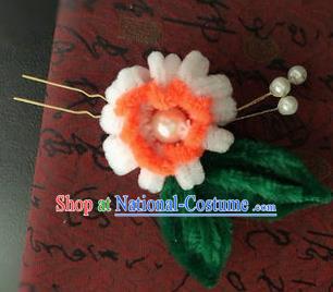 Traditional Chinese Qing Dynasty White Velvet Chrysanthemum Hairpins Handmade Ancient Palace Hair Accessories for Women