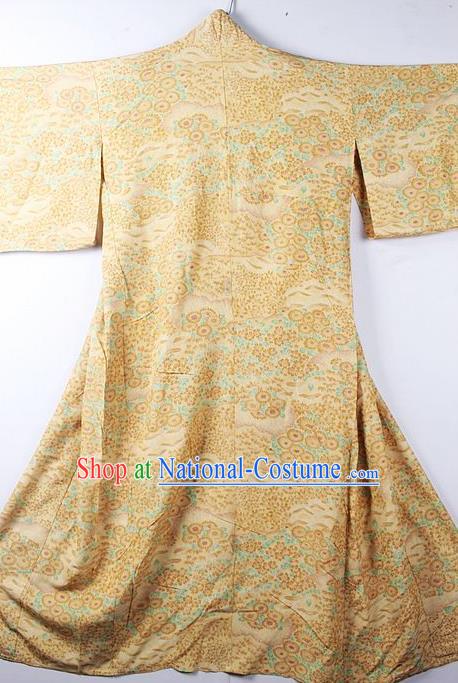 Asian Japanese Classical Sakura Pattern Yellow Yukata Traditional Japan Kimono Costume for Men