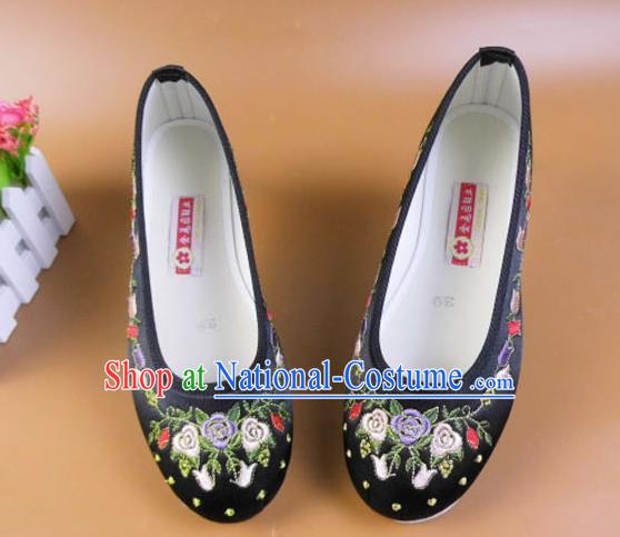 Asian Chinese National Embroidered Flowers Black Shoes Ancient Princess Satin Shoes Traditional Hanfu Shoes for Women