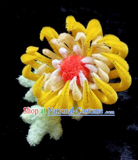 Handmade Chinese Ancient Qing Dynasty Yellow Velvet Chrysanthemum Hairpins Traditional Court Hanfu Hair Accessories for Women