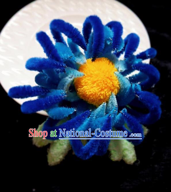 Handmade Chinese Ancient Qing Dynasty Royalblue Velvet Chrysanthemum Hairpins Traditional Court Hanfu Hair Accessories for Women