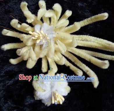 Chinese Handmade Qing Dynasty Court Yellow Velvet Chrysanthemum Hairpins Traditional Ancient Hanfu Hair Accessories for Women