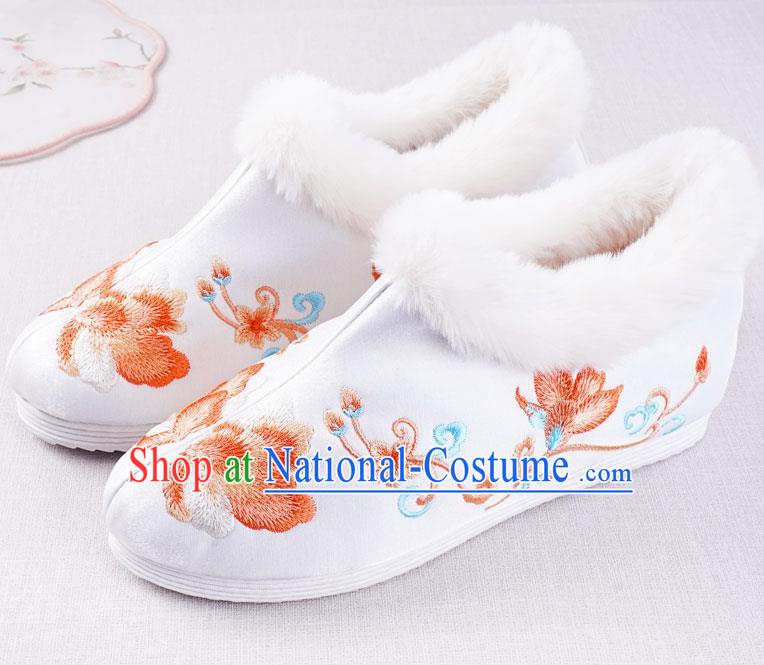 Chinese Handmade Winter Embroidered White Boots Traditional Hanfu Shoes National Shoes for Women