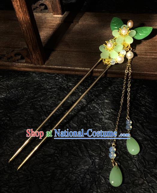 Chinese Classical Green Plum Flowers Hair Clip Hanfu Hair Accessories Handmade Ancient Princess Hairpins Tassel Step Shake for Women