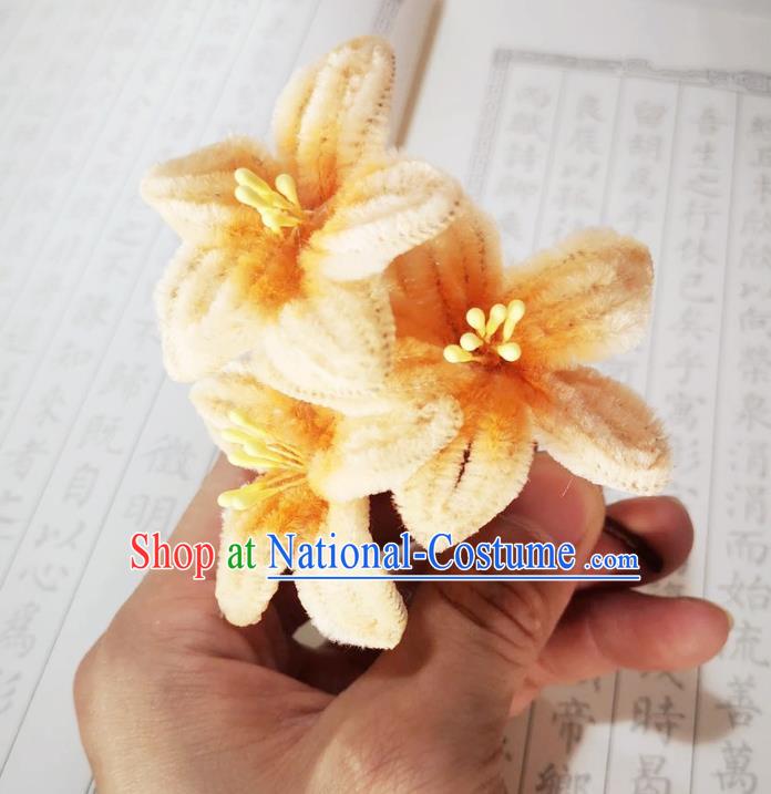 Chinese Ancient Princess Apricot Velvet Lily Flowers Hairpins Hair Accessories Handmade Qing Dynasty Palace Lady Hair Stick