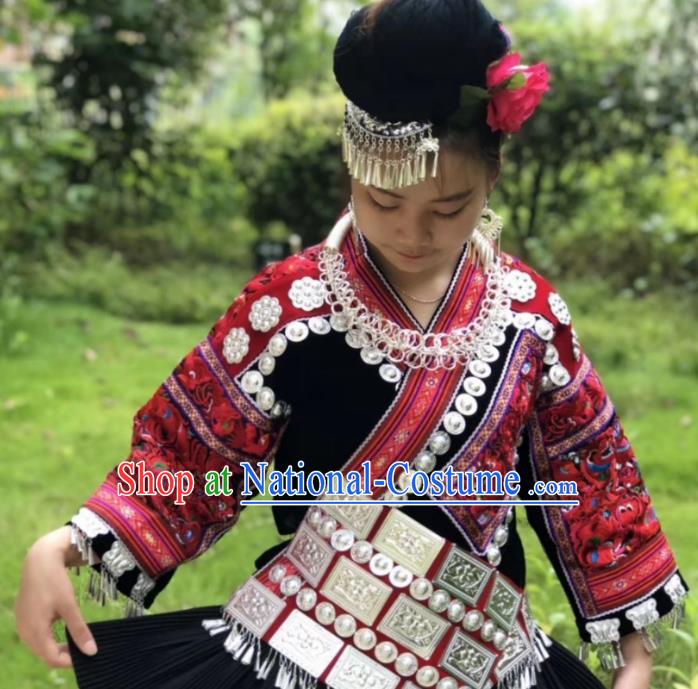 China Tujia Minority Female Embroidered Blouse and Black Short Skirt Traditional Ethnic Festival Apparels with Hair Accessories