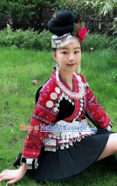 China Tujia Minority Female Embroidered Blouse and Black Short Skirt Traditional Ethnic Festival Apparels with Hair Accessories