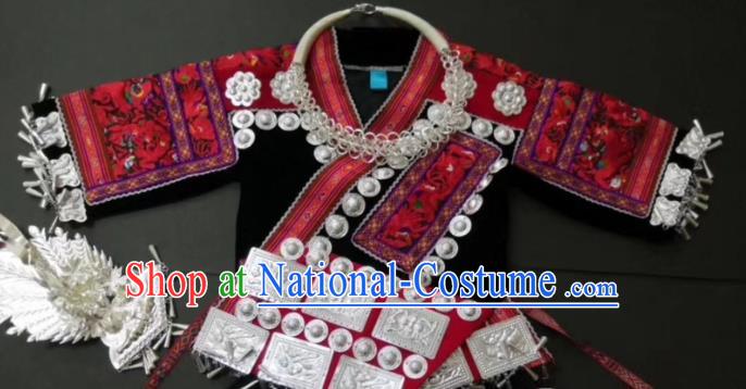 China Tujia Minority Female Embroidered Blouse and Black Short Skirt Traditional Ethnic Festival Apparels with Hair Accessories