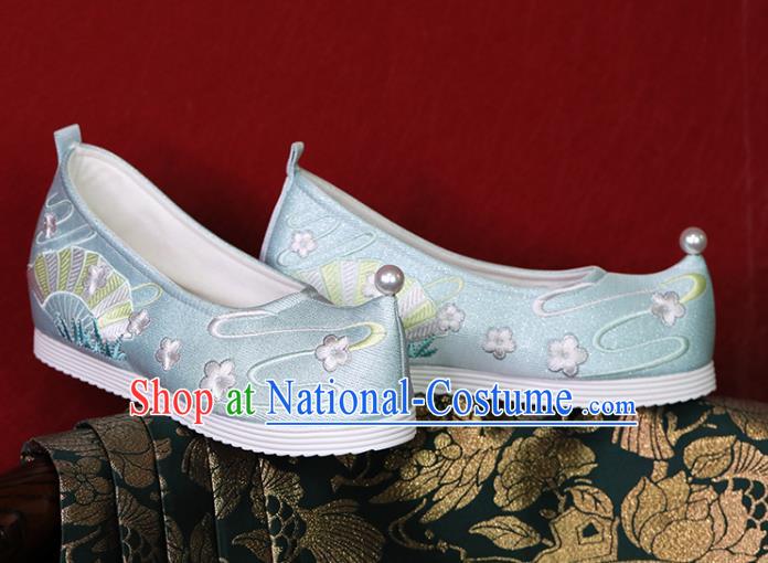 China Handmade Shoes Hanfu Shoes Princess Shoes Embroidered Shoes Ming Dynasty Young Lady Light Blue Satin Shoes