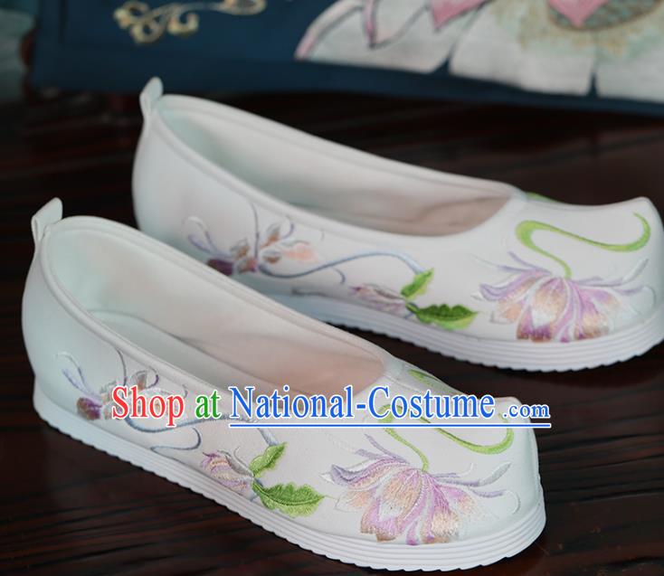 China Embroidered Epiphyllum Shoes Princess Shoes Women Shoes Handmade Hanfu Shoes White Cloth Shoes