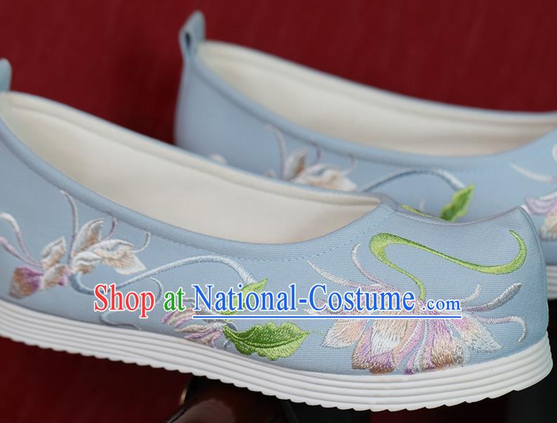 China Princess Shoes Women Shoes Handmade Hanfu Shoes Light Blue Cloth Shoes Embroidered Epiphyllum Shoes