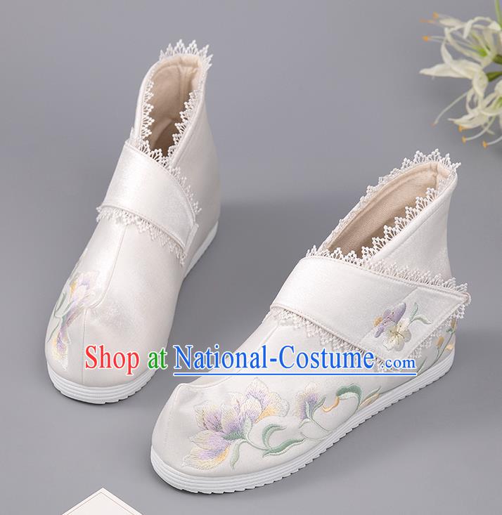 Chinese Embroidered Flowers Beige Boots Ancient Female Swordsman Shoes Handmade Cloth Shoes