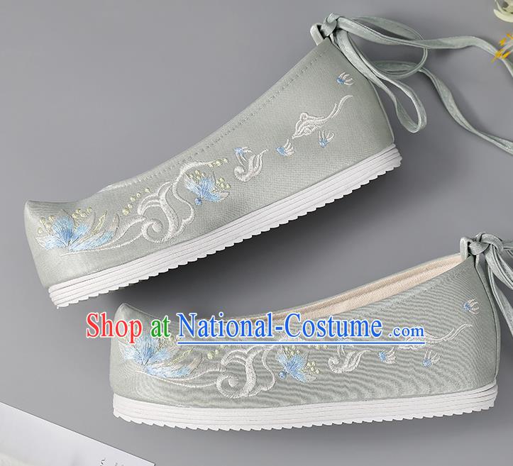 China Traditional Grey Embroidered Shoes Hanfu Shoes Handmade Cloth Shoes Ancient Princess Shoes Women Shoes