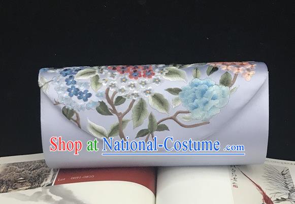 China Handmade Suzhou Embroidery Hydrangea Clutch Bag Grey Silk Handbag Traditional Cheongsam Embroidered Accessories