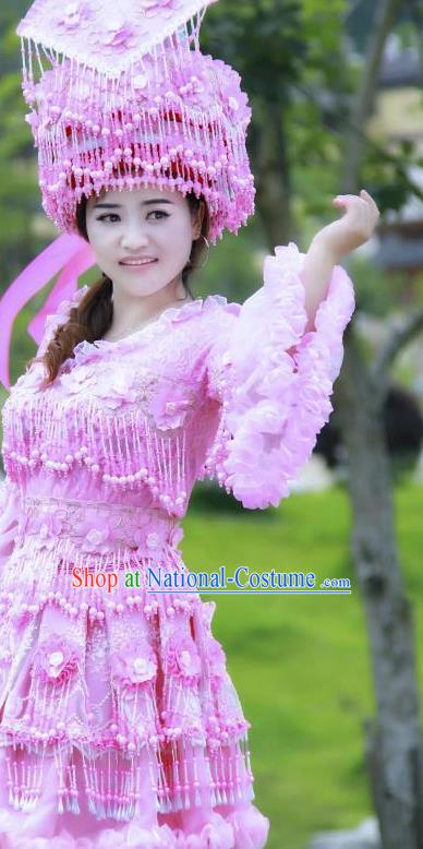 Yunnan Mengzi Minority Folk Dance Rosy Short Dress Traditional Wedding Bride Costumes China Yao Ethnic Women Apparels and Headdress