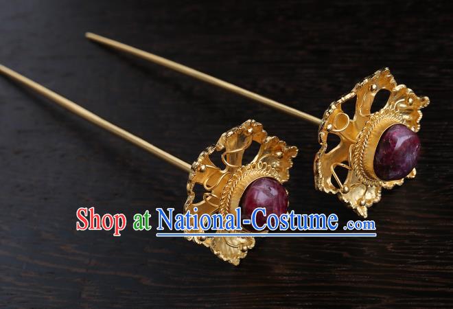 China Handmade Gems Hair Accessories Ancient Empress Hair Stick Ming Dynasty Palace Golden Flower Hairpin for Women