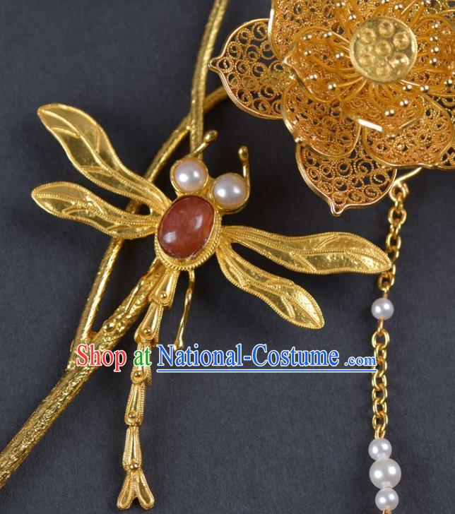 China Traditional Ming Dynasty Palace Agate Hair Stick Handmade Hair Jewelry Ancient Empress Golden Lotus Dragonfly Tassel Hairpin