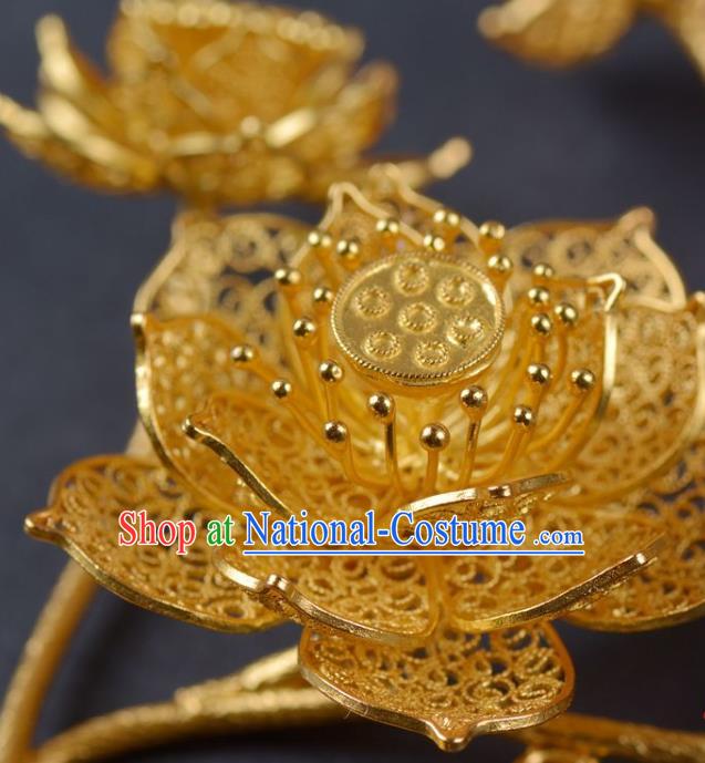 China Traditional Ming Dynasty Palace Agate Hair Stick Handmade Hair Jewelry Ancient Empress Golden Lotus Dragonfly Tassel Hairpin